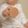 Little Dutch helistin Baby Bunny lapsen k=C3=A4dess=C3=A4. - Helistimet, tarttumislelut ja pallot - LD8860 - 4