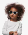 Lasten aurinkolasit IZIPIZI #D Sweet Blue lapsella. - Lasten aurinkolasit - BBY2315901X00 - 4
