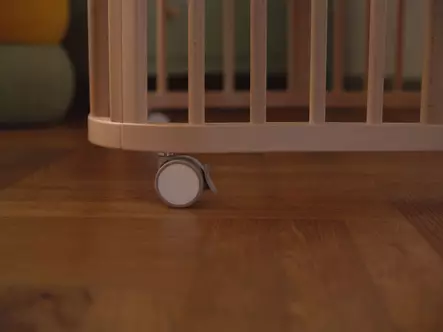 Stokke Nighti Bed Wheels Beige, helppo liikutella huoneesta toiseen. Voidaan lukita. - Pinnasängyt ja lastensängyt - 690501 - 2