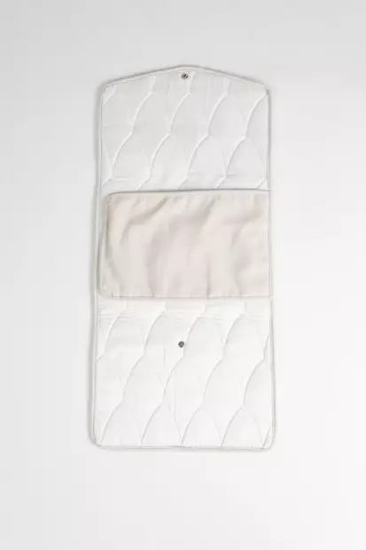 Najell matkahoitoalusta Oat Beige. - Hoitoalustat - N02305901 - 1