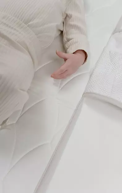 Najell matkahoitoalusta Oat Beige vaipanvaihtoon tien päällä. - Hoitoalustat - N02305901 - 2