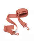 Stokke Jetkids Bedbox Coral Pink hihna, josta vetäminen perässä onnistuu. - Matkasängyt - 681301 - 6