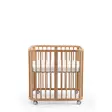 Stokke Nighti Mini pinnasängyn patja White Natural sängyssä. - Patjat ja sijauspatjat - 713101 - 6
