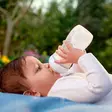AVENT Natural tuttipullo 325 ml V3 lapsella. - Tuttipullot ja pullotutit - 037190601 - 4