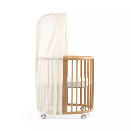 Stokke uudinverho Birch Beige Sleepi Mini sängyssä. - Stokke Sleepi tuotteet - 599302 - 1