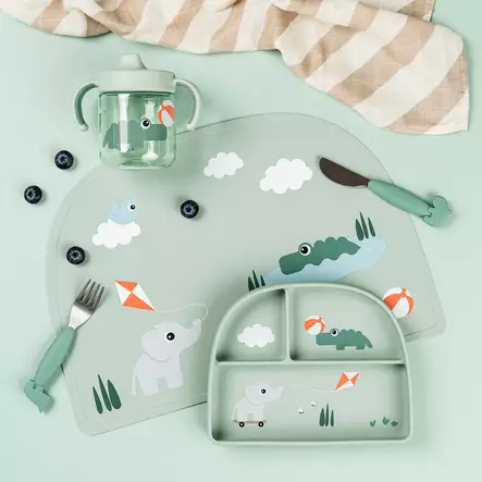 Lokerolautanen imukupilla Done By Deer Stick&Stay, Playground Green kattauksessa - Lautaset ja kulhot - 1769623 - 2