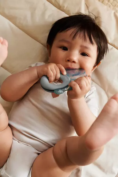 Liewood Rita viilentävä purulelu Elephant lapselle helpottamaan kutisevia ikeniä. - Purulelut - 19703-1733 - 2