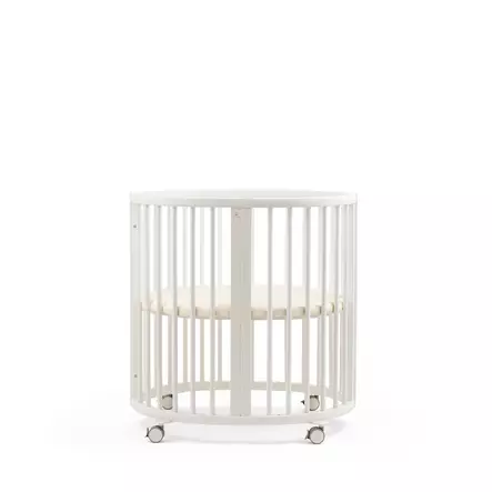Stokke muotolakana Sleepi Miniin Birch Beige sängyssä. - Pussilakanat ja aluslakanat - 683014 - 2
