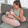 Doomoo buddy imetystyyny Chine Pink vauvan ruokaillessa. - Imetystyynyt - B64 - 2