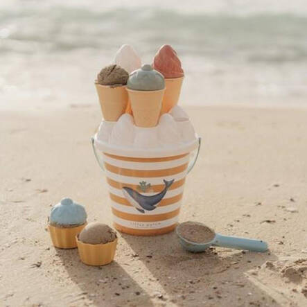 Little Dutch rantalelusetti Ice Cream Blue rannalla. - Muovailuvahat ja hiekkalelut - LD2012315 - 2