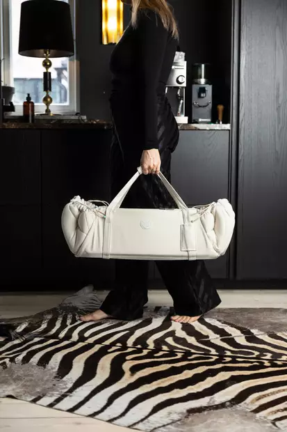 Najell SleepCarrier vol.5 kantokassi Oat Beige on helppo ottaa mukaan mihin tahansa. - Vaunukopat ja kantokassit - N20101201PAK5 - 2