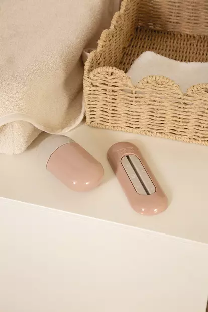 Luma manikyyrisetti Blush Pink hoitopöydällä. - Ihon, hampaiden ja hiustenhoito - L21117 - 2