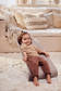 BabyBj=C3=B6rn Bouncer Bliss sitteri Woven Petal Quilt Sand Grey isomm=
alla lapsella. - Sitterit - BB006317 - 5