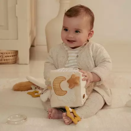 Little Dutch pehmokuutio Newborn Naturals taaperolla. - Helistimet, tarttumislelut ja pallot - LD8409 - 2