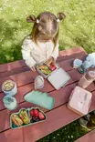 Done By Deer tuotteet lasten eväsretkellä. - Välipalapussit, eväsrasiat ja snackcupit - 1256749 - 4