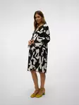 Mamalicious Michela äitiysmekko Black-birch edestä naisen yllä. - Äitiysmekot, tunikat ja hameet - 20021779 - 2