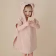 Mushie aktiviteettilelu Press Toy Phone, Blush lapsella. - Helistimet, tarttumislelut ja pallot - 2860019 - 2