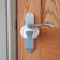 Clippasafe ovistoppari kahvassa. - Turvaportit ja turvatuotteet - 5015876023959 - 2