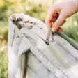 Hoitolaukku Done by Deer Quilted Tote Bag Sand suljetaan vetoketjulla.=
- Hoitolaukut ja organizerit - 7043999 - 4