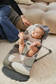 BabyBj=C3=B6rn sitteri v=C3=A4riss=C3=A4 Kahki/Green Cotton lapsella. - Sitterit - BB006039 - 2