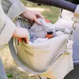 Done by Deer Stroller bag laukku Sand on tilava sisältä. - Hoitolaukut ja organizerit - 7043889 - 6