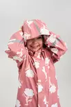 Reima Vesi sadetakki Rose blush lapsella päällä. - Sadevaatteet - 5100025A-1129 - 2