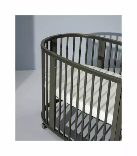 Stokke Sleepi V3 pinnasänky Hazy Grey patjalla. - Stokke Sleepi tuotteet - 591403bund - 2