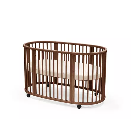 Stokke Sleepi V3 pinnasänky Warm Brown patjalla. - Stokke Sleepi tuotteet - 591404bund - 2