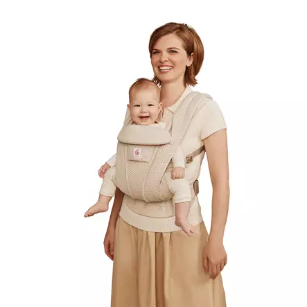 Ergobaby kantoreppu Omni Deluxe Mesh Natural Beige lapsella kasvot menosuuntaan. - Kantoreput - BCODMNATBGE - 2