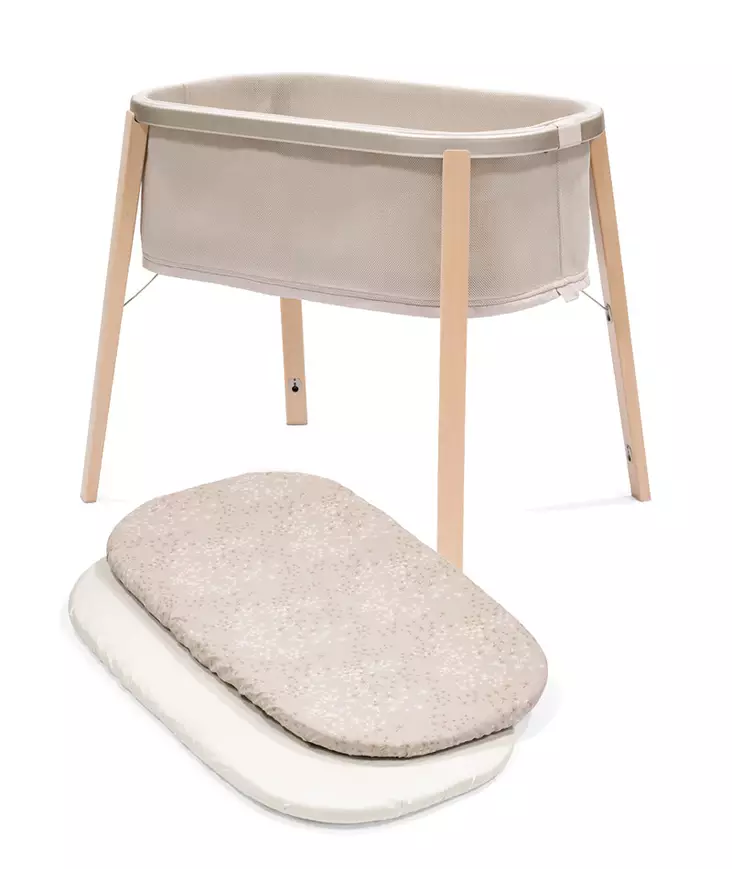Stokke Snoozi s=C3=A4nky Sandy Beige ja muotolakanat 2-pack. - Pinnasängyt ja lastensängyt - 629601kamp - 1