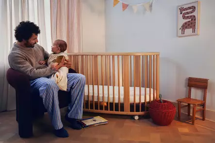 Stokke Sleepi pinnasänky Natural lastenhuoneessa. - Stokke Sleepi tuotteet - 591401bundUU - 2
