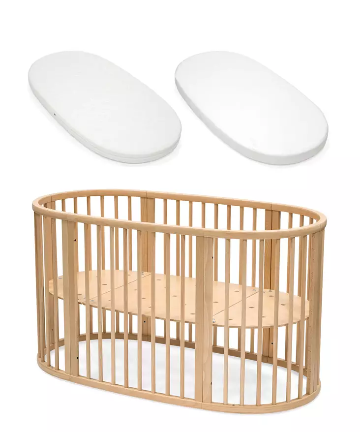 Stokke Sleepi pinnasänky Natural ja patja sekä muotolakana. - Stokke Sleepi tuotteet - 591401bundUU - 1